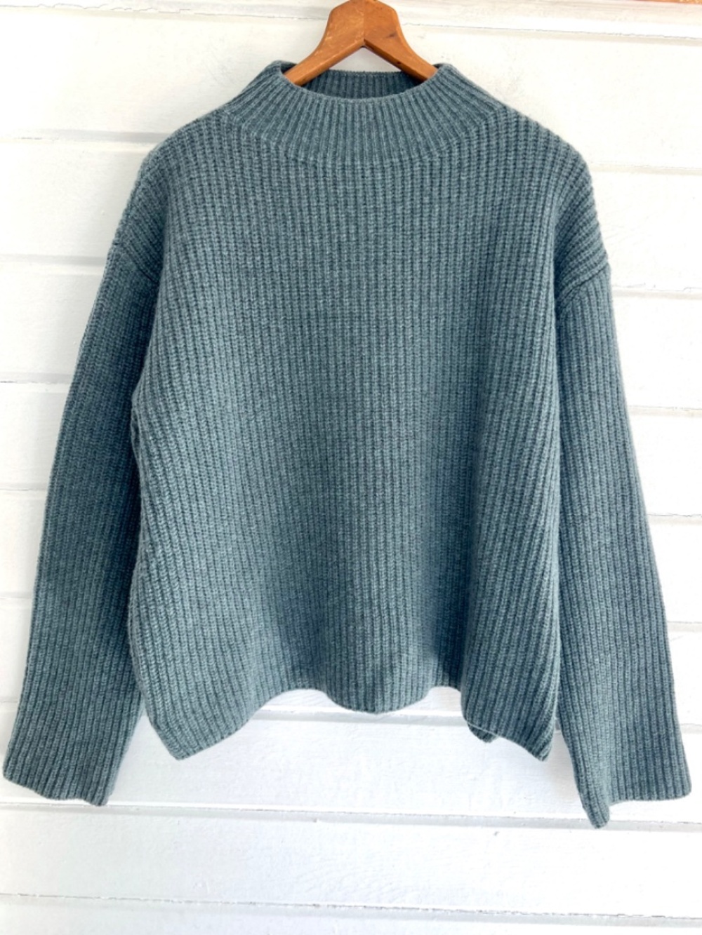 BIBICO by SNOW 100% Merino Wool Mock Neck Ribbed Sweater in Caspian- M